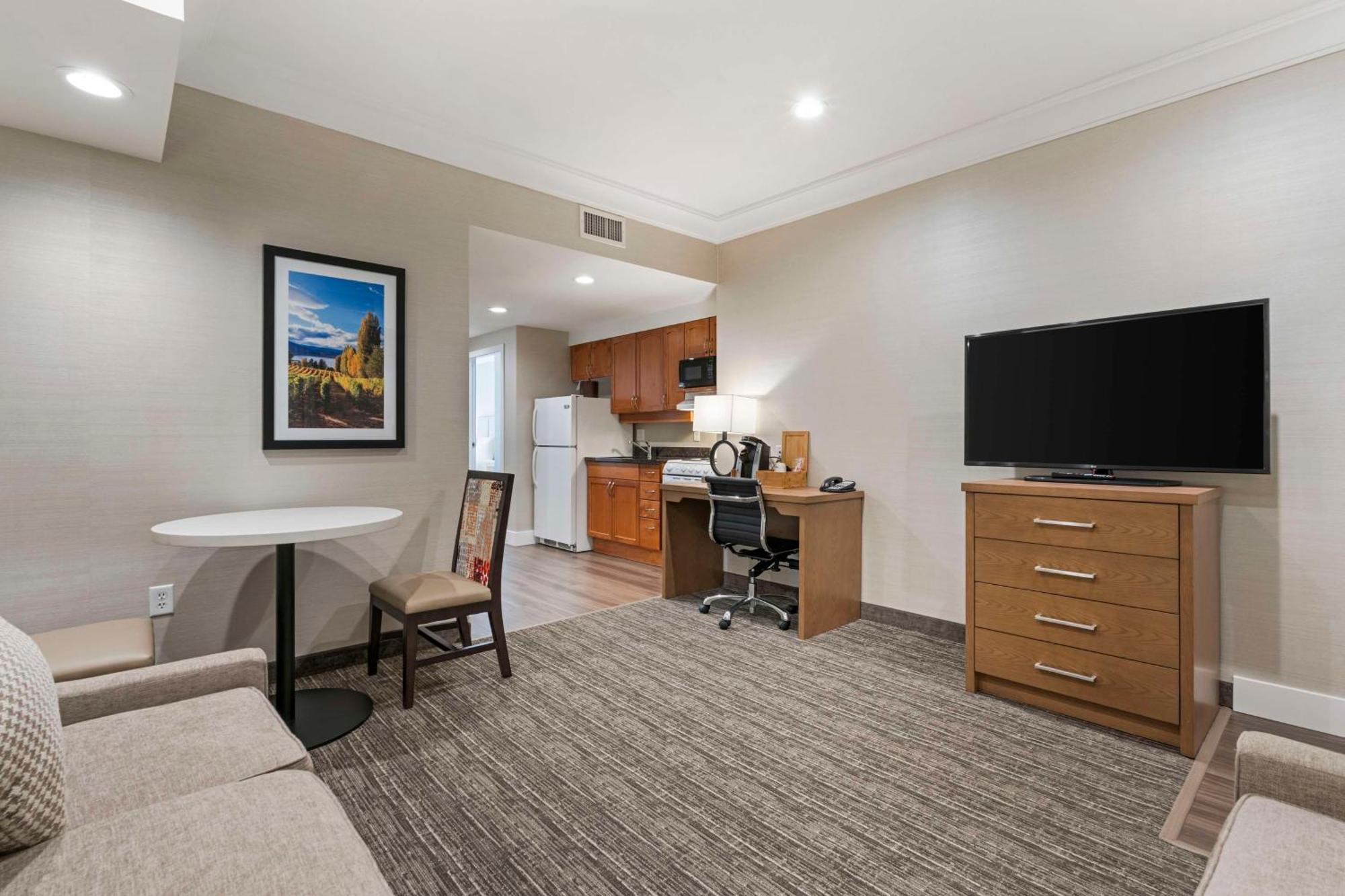 Best Western Plus Kelowna Hotel & Suites Luaran gambar